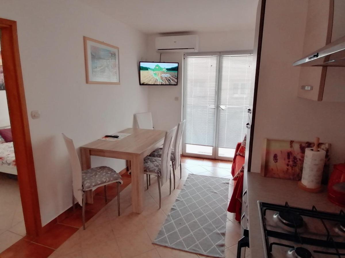Apartment Vesna Vir Eksteriør bilde